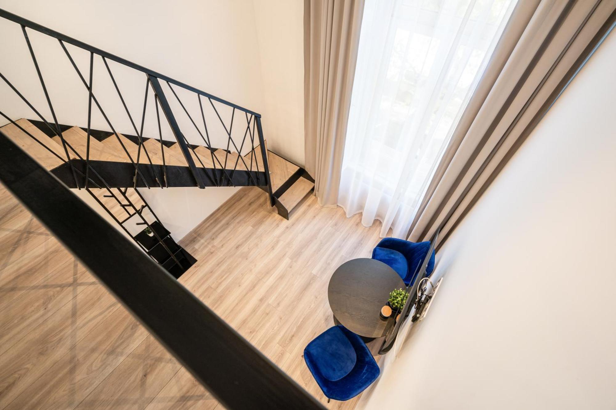 E44 - Erzsebet Boulevard - Location By Bqa Apartamento *