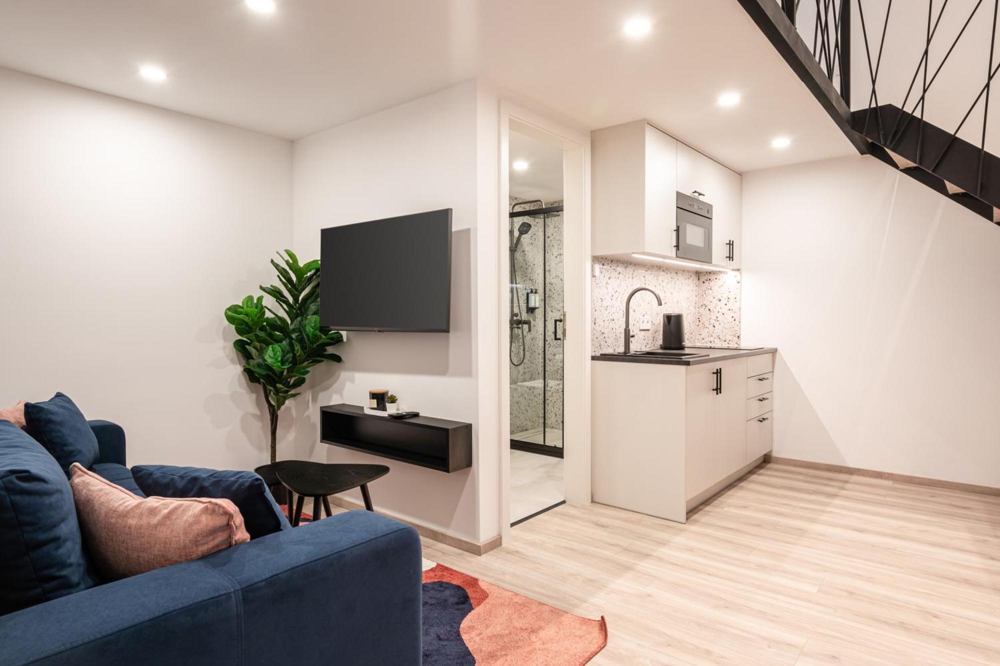 E44 - Erzsebet Boulevard - Location By Bqa Apartamento